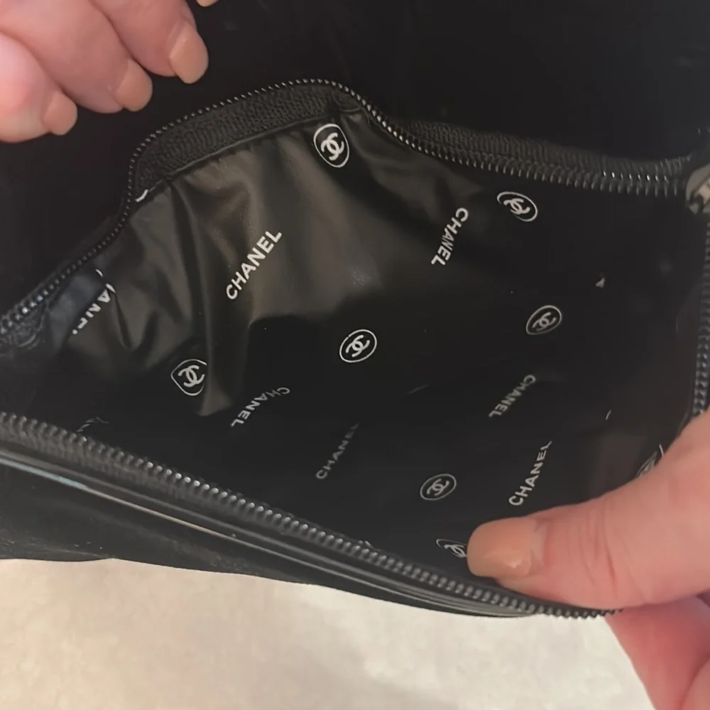 Double Zipper Chic CHANEL Black Velvet Makeup and Cosmetic Bag